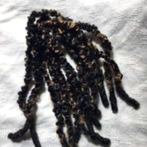 SOFT BUTTERFLY LOCS CROCHET HAIR (1B/27)